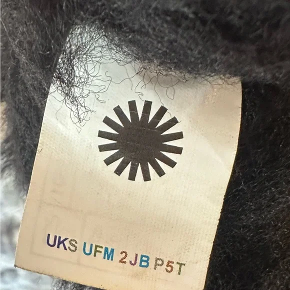 UGG - Mini Bailey Bow II - Black - Size 8 - Picture 7 of 8